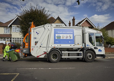 Bin workers and lorry